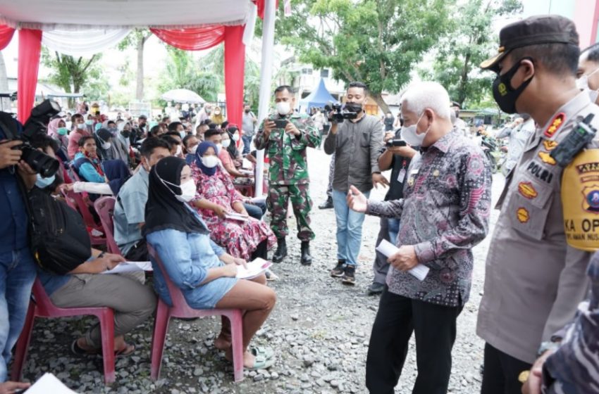  Forkopimda Asahan Tinjau Pelaksanaan Vaksinasi Merdeka Massal di Gedung Serba Guna Kisaran