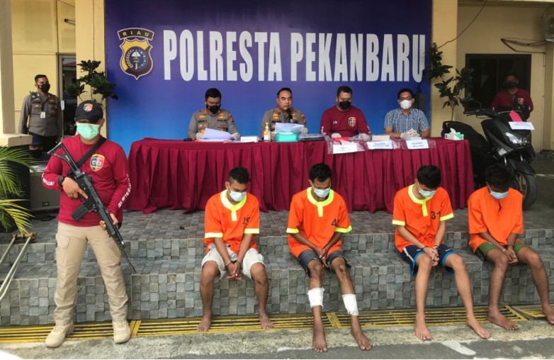  Tim Resmob Jembalang Polresta Pekanbaru Tangkap Pelaku Jambret