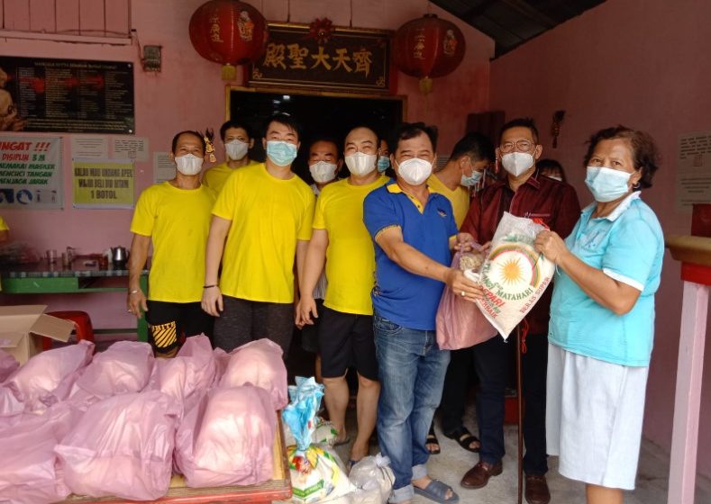  Peringati HUT Ke-22, Vihara Thai Seng Hutco Bagikan 268 Paket Sembako Untuk Masyarakat