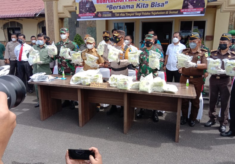  Kurir Sabu 34,7 Kg Ditangkap, Kapolres Asahan Buru 4 Buron