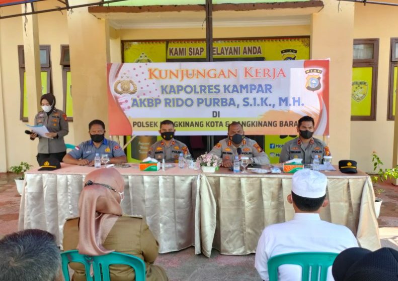  Kapolres Kampar Silaturahmi Dengan Upika dan Tokoh Masyarakat Saat Kunker ke Polsek