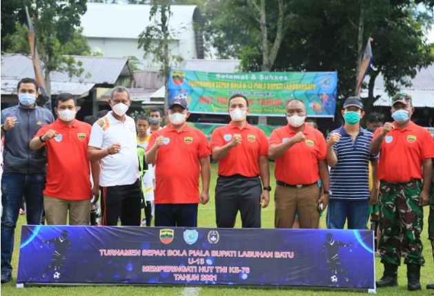 Bupati Labuhanbatu Buka Turnamen Sepak Bola U-13