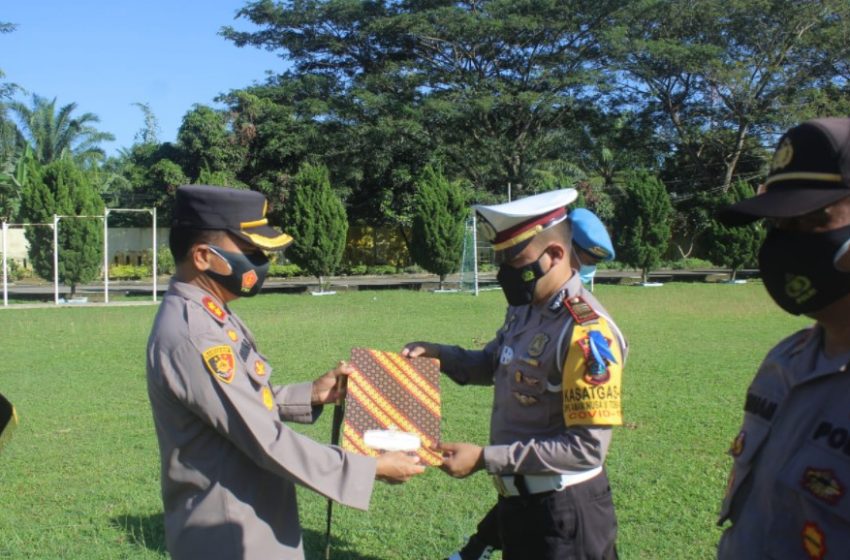  Kapolres Sergai Berikan Reward Kepada Kasat, Kapolsek dan Personel