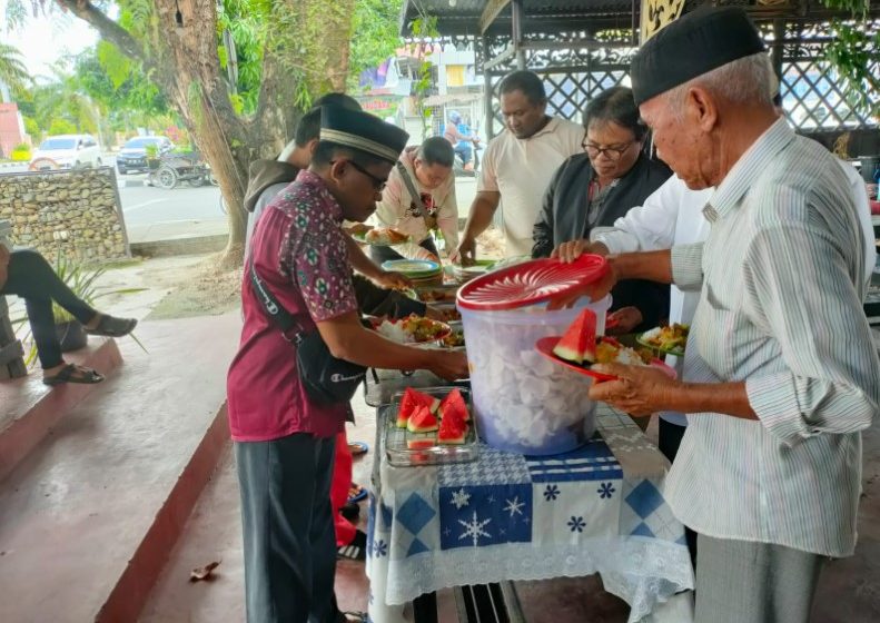  Jumat Barokah Satreskrim Polres Kampar, Makan Siang Gratis di Kafe Bersama Dhuafa