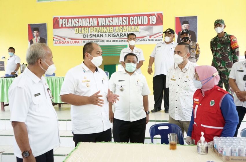 Wakil Bupati Asahan Tinjau Pelaksanaan Vaksinasi di SMAN 1