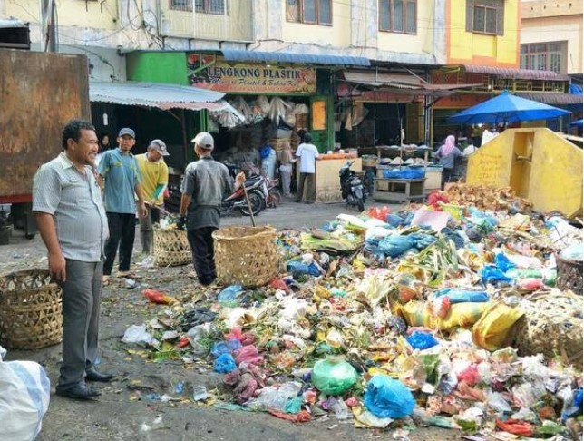 Atasi Penumpukan Sampah, Bupati Labuhanbatu Akan Siapkan Bak Sampah di Setiap Lingkungan