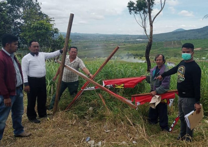 Polres Karo Olah TKP Kasus Perusakan Pagar Masyarakat Petani di Puncak 2000 Siosar