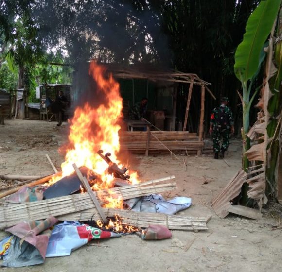  Polrestabes Medan Bakar Gubuk Narkoba di Polonia