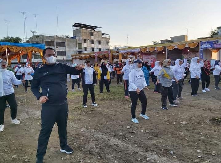 Sambut HUT Labuhanbatu, Bupati dan Wakil Bupati Ikuti Senam Sehat Bersama