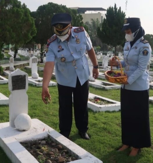 Tabur Bunga Dalam Rangka HDKD, Rutan I Medan Kanwil Kemenkumham Sumut Kenang Jasa Para Pahlawan