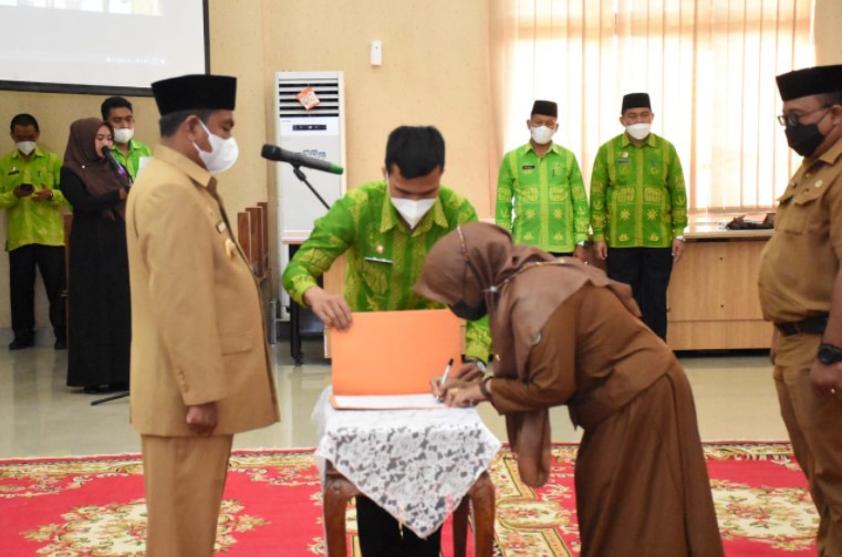  Lantik Pejabat Administrator dan Pengawas, Bupati Harap Kontribusi Aktif Bangun Sergai