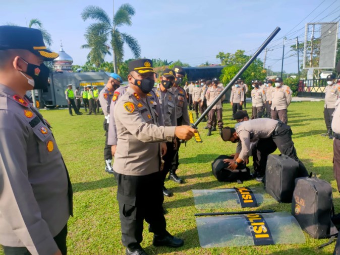  Kapolres Kampar Pimpin Apel Gelar Pasukan dan Peralatan, Kesiapan Pengamanan Pilkades Serentak 2021