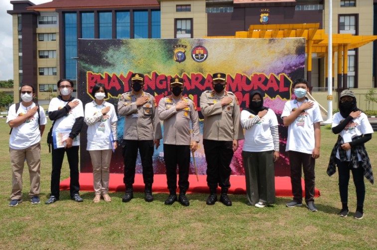  28 Tim dari Kabupaten/Kota se-Riau Ikuti Bhayangkara Mural Festival 2021 di Polda Riau