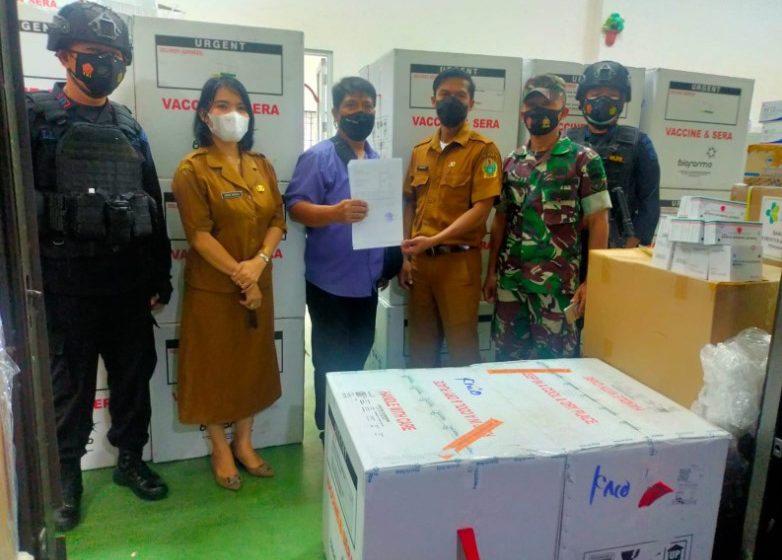  Brimob Polda Sumut Kawal Distribusi Vaksin Coronavac ke Dinkes Provinsi