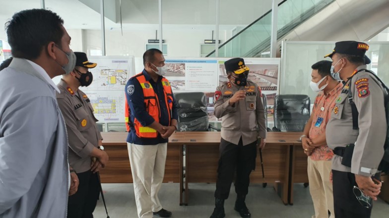  Kunjungi Pelabuhan Ajibata, Kapolda Sumut Sosialisasikan PPKM Level 3 Nataru