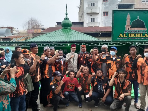  UAS Kunjungi Mushollah Al Ikhlas PAC PP Medan Area dan Berbagi Sembako