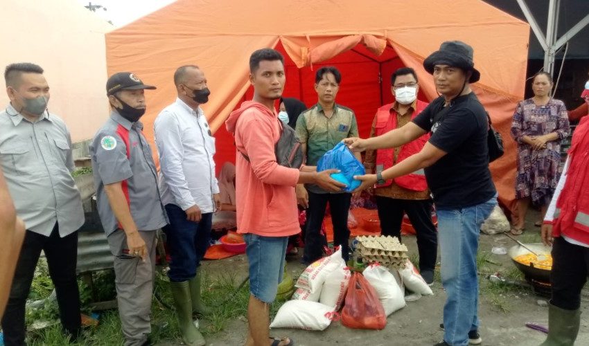  IWO Sergai Salurkan Bantuan Untuk Korban Banjir di Desa Sei Rampah