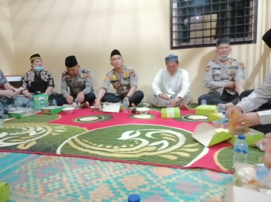 Ciptakan Situasi Kamtibmas Aman dan Kondusif, Kapolsekta Kota Pinang Gelar Binrohtal dan Doa Bersama