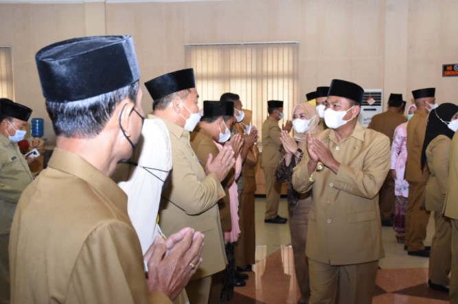  Lantik dan Kukuhkan JPT Pratama dan Pejabat Administrator, Bupati Sergai: Berikan Dedikasi dan Loyalitas Tinggi dalam Bekerja