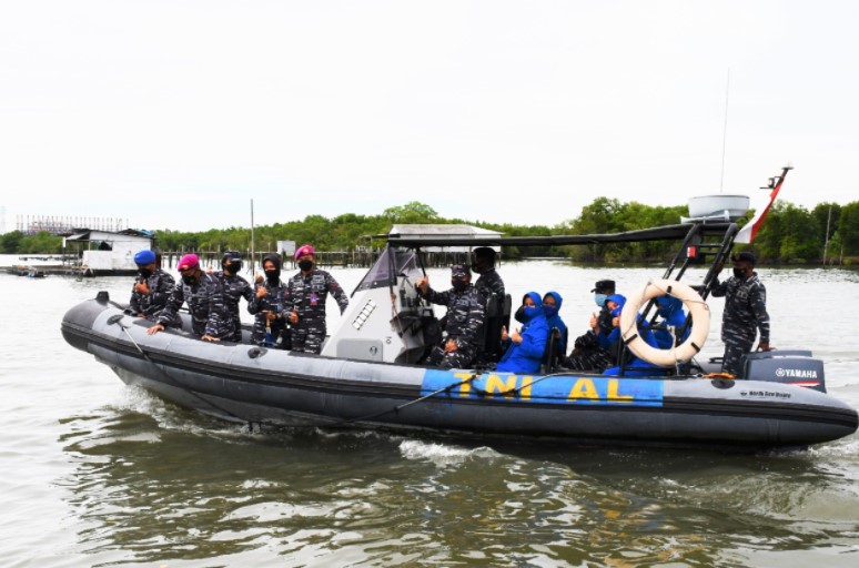  Kapolres Pelabuhan Belawan Hadiri Vaksinasi di Kampung Nelayan Seberang