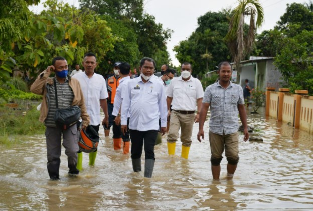  Pasca Tinjau Banjir di Dolok Masihul, Bupati Sergai Gelar Ratas