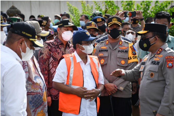  Kapolres Sergai Dampingi Gubsu, Kapoldasu dan Kasdam I/BB Cek Lokasi Banjir