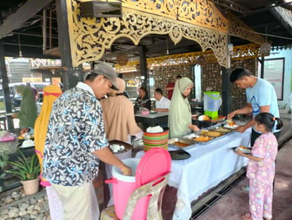  Satreskrim Polres Kampar Gelar Jumat Barokah di Cafe TSJ