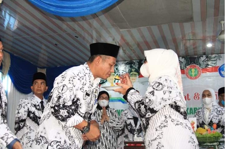 Peringati HUT Ke-76 PGRI dan HGN  Tahun 2021, Ini Pesan Bupati Labuhanbatu