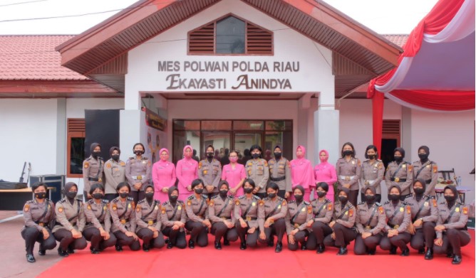  Kapolda Resmikan Penggunaan Mess Polwan “Ekayasi Anindya” Polda Riau