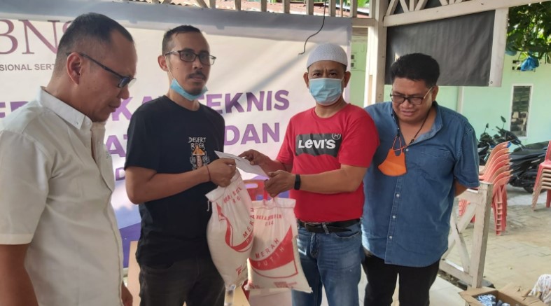  Ibu Kandung PU Metro 24 Jam Meninggal, Ketua Pewarta Melayat dan Berikan Santunan