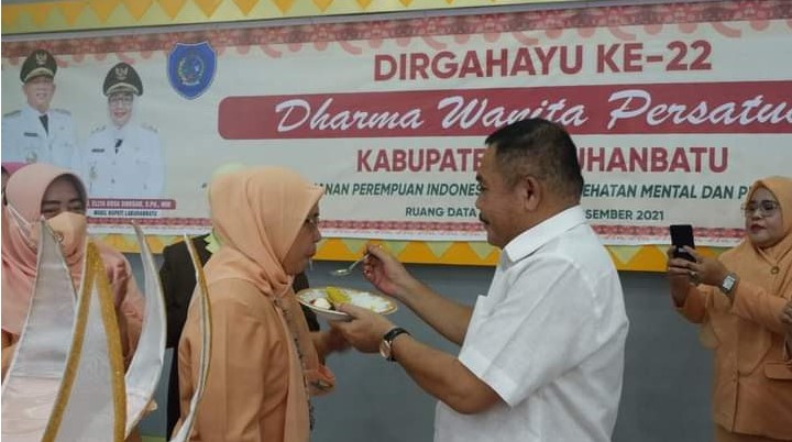  Sekdakab Labuhanbatu Hadiri Peringatan Dirgahayu DWP Ke-22