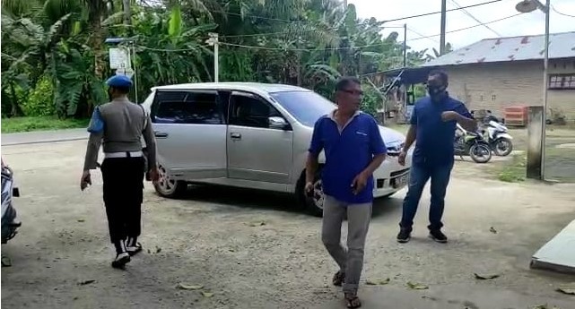  Layanan Prima Vaksinasi, Polsek Lima Puluh Gunakan Mobil Pribadi Antar Jemput Warga