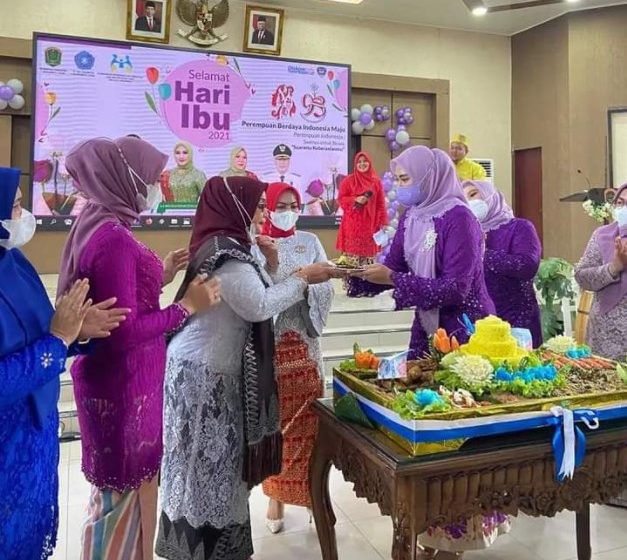  Wabup Labuhanbatu Dijamu Tamu Kehormatan di Peringatan Hari Ibu Nasional Pemkab Labura