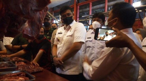  Atap Bocor, Pedagang Pajak Sei Sikambing Curhat ke Wali Kota Medan