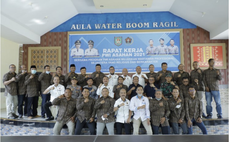  Kadis Kominfo Buka Raker PWI Kabupaten Asahan