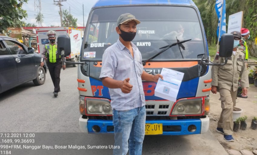  Sukseskan Operasi Lilin Toba-2021, Satres Narkoba Polres Simalungun Test Urine Supir Bus AKAP di Pos Pam 3 Parlanaan