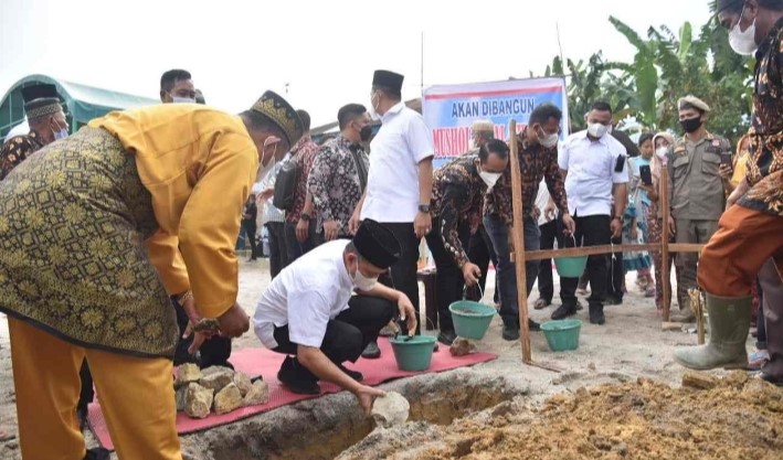  Bupati Batubara Ajak Semua Elemen Masyarakat Makmurkan Mushola Al-Hidayah