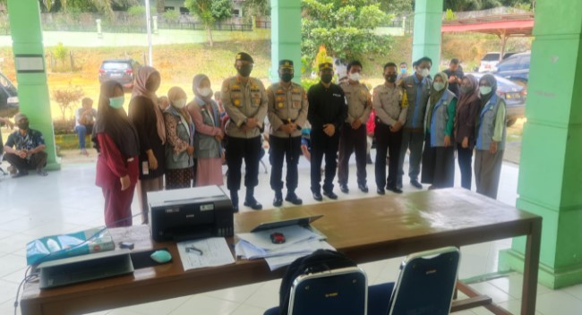  Dir Pam Obvit Polda Riau Tinjau Kegiatan Vaksinasi di Kecamatan Singingi