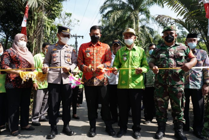  Wabup Sergai Hadiri Syukuran dan Peresmian Jalan Desa Sialtong di Kecamatan Kotarih