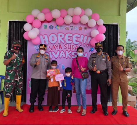  Kapolres Rohil Tinjau Vaksinasi Anak Usia 6 – 11 Tahun di SD Yayasan Pelita Kasih