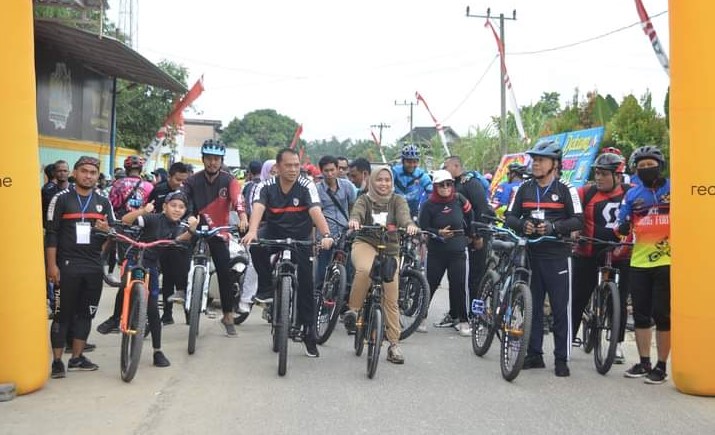 Gowes Bareng Bupati Labuhanbatu dan PSBC di MZ Waterpark Pematang Seleng, Tingkatkan Imunitas Tubuh