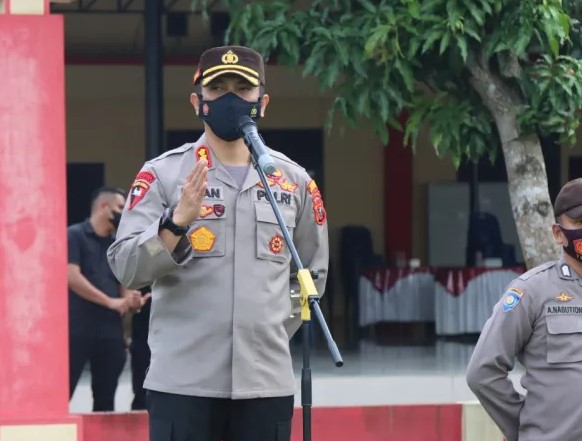  Kapolresta Deli Serdang Anugerahkan Reward Kepada Personil Berprestasi