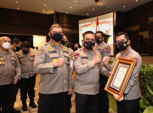 Buka Acara Rekonsiliasi dan Penyusunan Laporan Keuangan, Kapolda Sumut Berikan Penghargaan