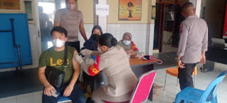 Polsek PS Tuan Bersama Biddokkes Polda Sumut Gelar Vaksinasi Booster Covid-19