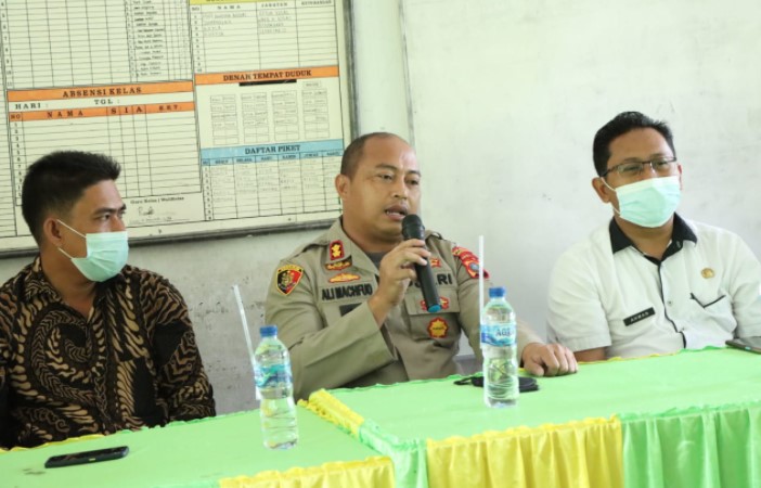  Kapolres Serdang Bedagai Sosialisasi Manfaat Imunisasi Anak 6-11 Tahun di SDN 105405 Desa Sentang