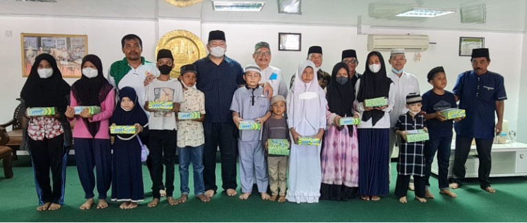  BKM Mesjid Agung H Achmad Bakrie Santuni Anak Yatim