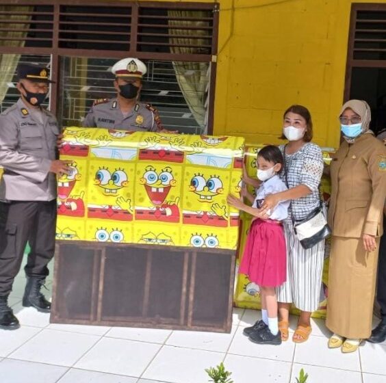 Kapolda Sumut Penuhi Keinginan Penderita Tuna Netra Minta Kasur Spongbob