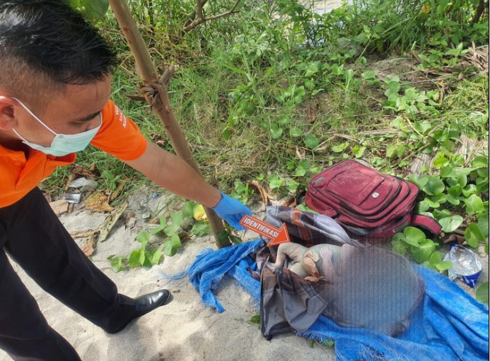 Nelayan Pantai Cermin Temukan Mayat Bayi Perempuan