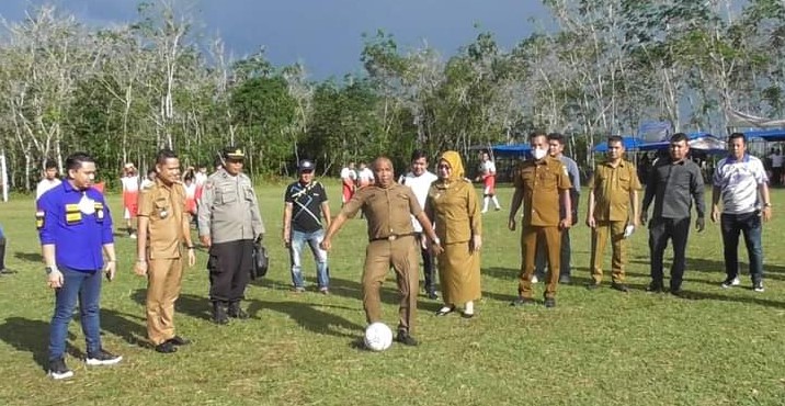  Wakil Bupati Labuhanbatu Buka Turnamen Sepak Bola Ramadhan Cup