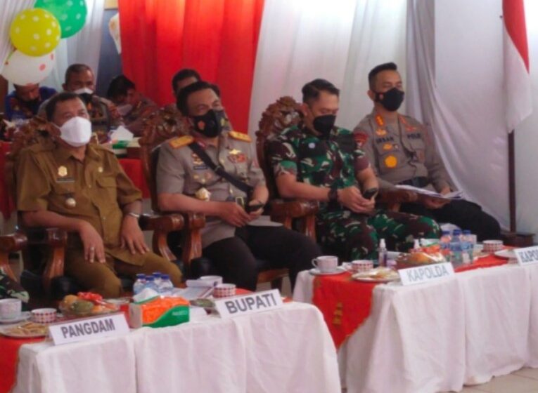  Dampingi Kapolda Sumut dan Pangdam I BB, Kapolresta Deli Serdang Ikuti Zoom Meeting dengan Kapolri